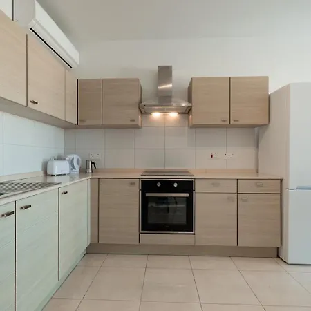 The Pinnacle Fl6 City Escape By Homely Mellieha Exterior photo